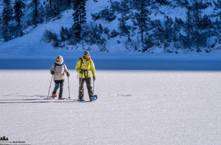 lago di braies pragser wildsee ciaspolata schneeschuhwandern snowshoehiking (22 von 53)