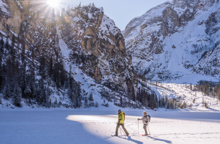 lago di braies pragser wildsee ciaspolata schneeschuhwandern snowshoehiking (49 von 53)